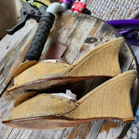 VINTAGE RARE AMETHYST LINEN WEDGE SLING BY PRADA - Picture 6 of 7